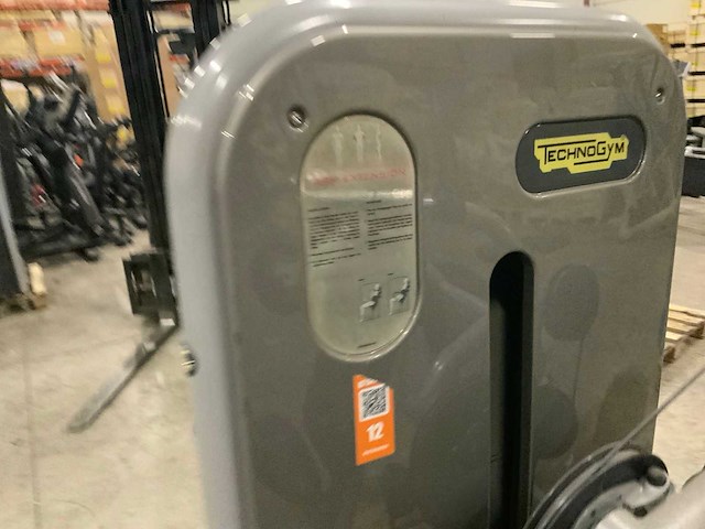 Technogym element triceps extension krachtstation - afbeelding 2 van  5