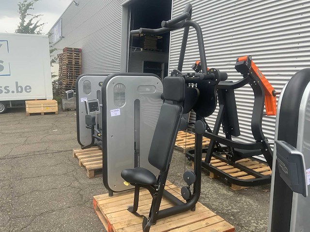 Technogym element vertical traction krachtstation - afbeelding 5 van  5