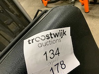 Technogym element vertical traction krachtstation - afbeelding 3 van  4