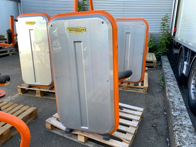 Technogym element vertical traction krachtstation - afbeelding 5 van  5