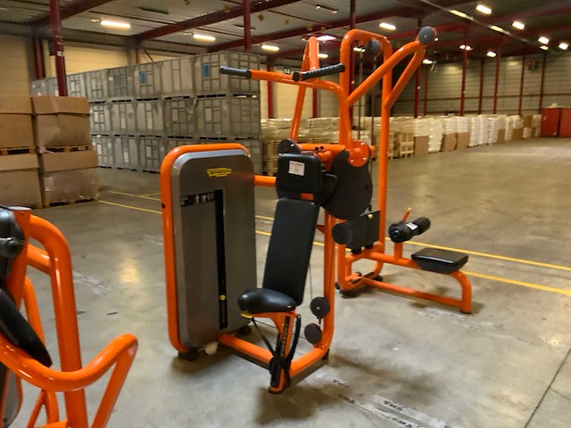Technogym element vertical traction krachtstation - afbeelding 1 van  7