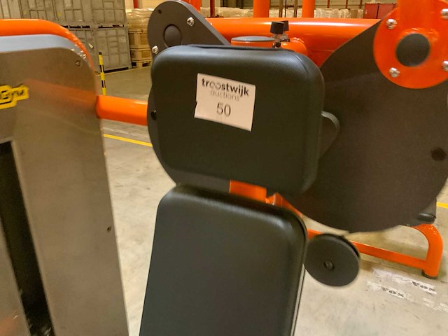 Technogym element vertical traction krachtstation - afbeelding 2 van  7
