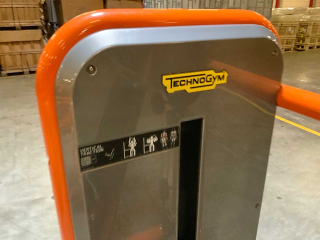 Technogym element vertical traction krachtstation - afbeelding 3 van  7