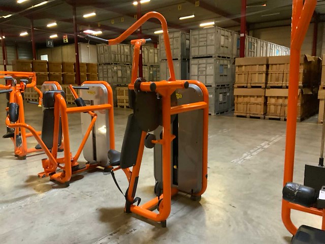 Technogym element vertical traction krachtstation - afbeelding 7 van  7
