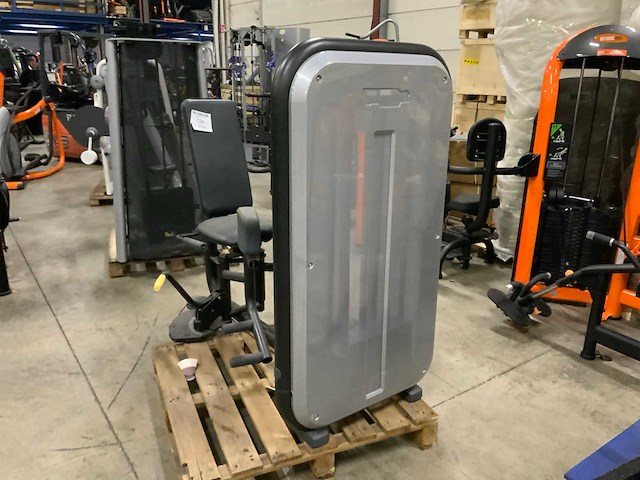 Technogym element vertical traction krachtstation - afbeelding 1 van  1