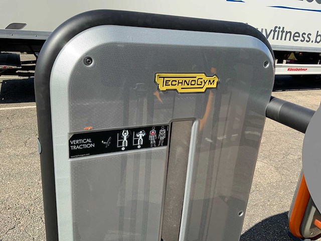 Technogym element vertical traction krachtstation - afbeelding 3 van  5