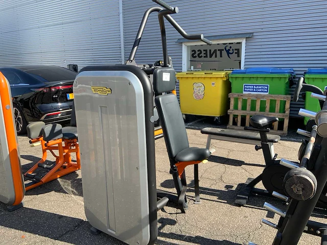 Technogym element vertical traction krachtstation - afbeelding 5 van  5