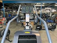 Technogym excite+ climbmill 1000 led crosstrainer - afbeelding 4 van  6