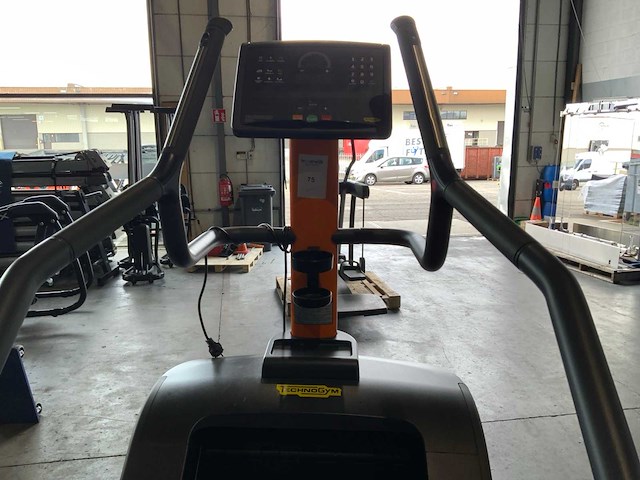 Technogym excite+ climbmill 1000 led stepper - afbeelding 5 van  7