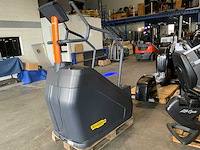 Technogym excite+ climbmill 1000 led stepper - afbeelding 6 van  7