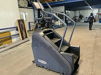 Technogym excite+ climbmill 700 led crosstrainer - afbeelding 1 van  8