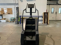 Technogym excite+ climbmill 700 led crosstrainer - afbeelding 2 van  8