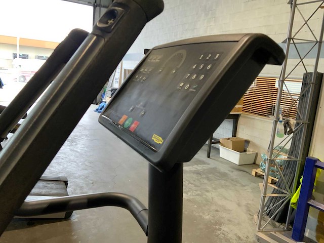 Technogym excite+ climbmill 700 led crosstrainer - afbeelding 5 van  8