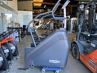 Technogym excite climbmill 700 led crosstrainer - afbeelding 1 van  3