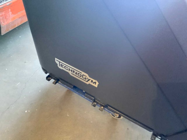 Technogym excite climbmill 700 led crosstrainer - afbeelding 2 van  3