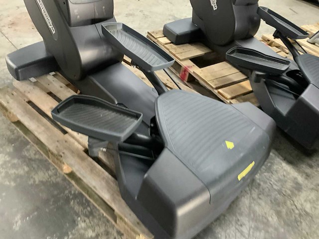 Technogym excite crossover 500 led crosstrainer - afbeelding 2 van  4