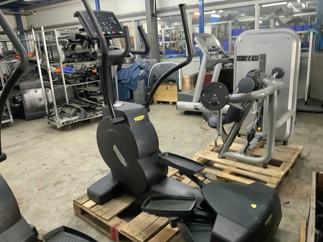 Technogym excite crossover 500 led crosstrainer - afbeelding 4 van  4