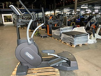 Technogym excite crossover 500 led crosstrainer - afbeelding 1 van  5