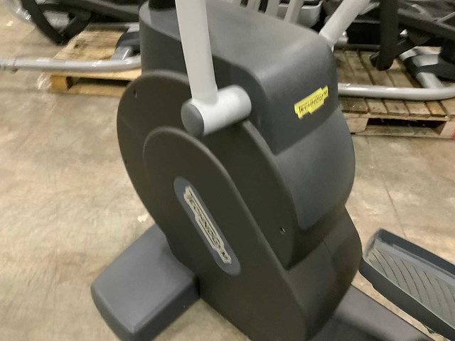 Technogym excite crossover 700led crosstrainer - afbeelding 2 van  4