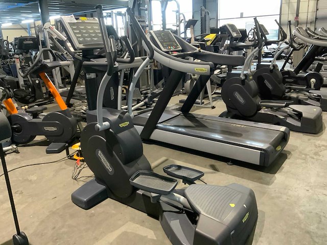 Technogym excite crossover visioweb crosstrainer - afbeelding 1 van  6
