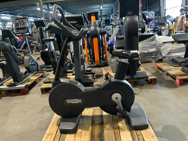 Technogym excite new bike 500 led home trainer - afbeelding 5 van  6