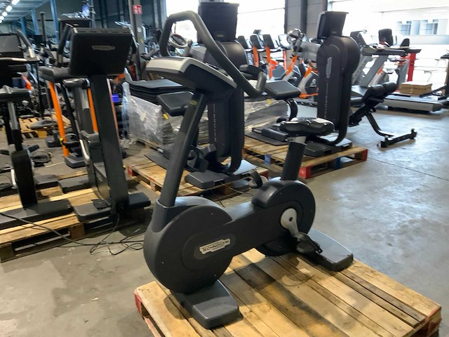 Technogym excite new bike 500 led home trainer - afbeelding 6 van  6