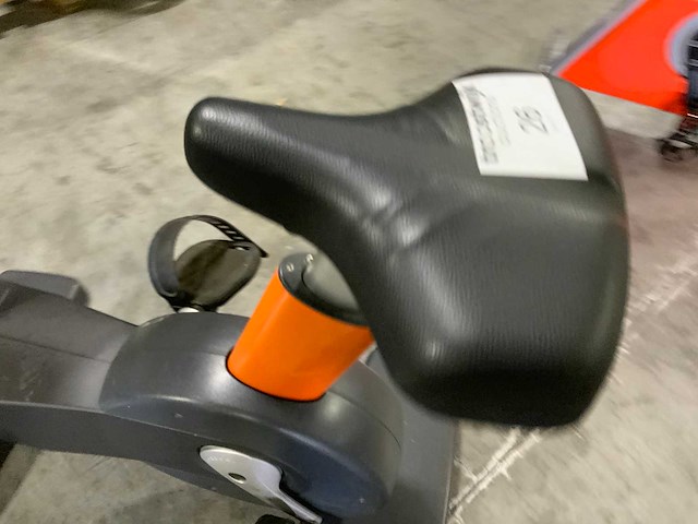 Technogym excite new bike 500 led home trainer - afbeelding 2 van  4