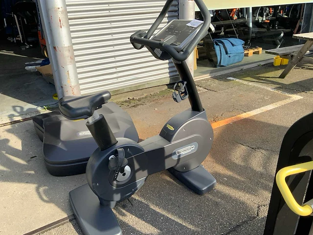 Technogym excite+ new bike home trainer - afbeelding 1 van  5