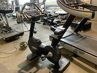 Technogym excite new bike uprightbike home trainer - afbeelding 1 van  5