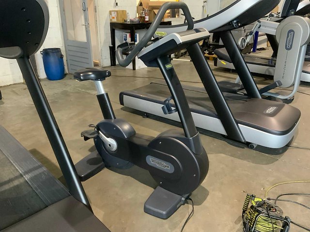 Technogym excite new bike uprightbike home trainer - afbeelding 5 van  5