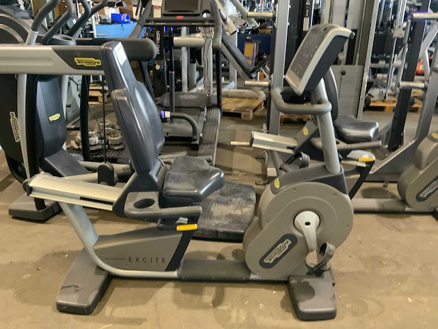 Technogym excite new recline 500 led home trainer - afbeelding 1 van  2
