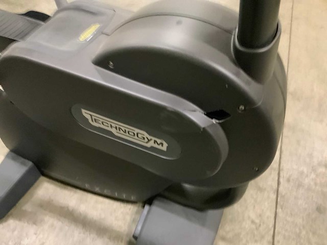 Technogym excite+ new step 500 led stepper - afbeelding 3 van  3