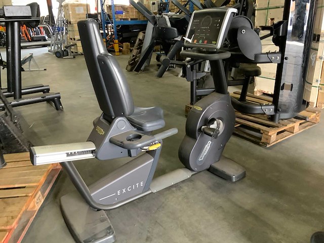 Technogym excite recline 500 led home trainer - afbeelding 1 van  4