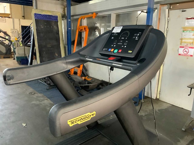 Technogym excite+ run now 500 led loopband - afbeelding 2 van  5