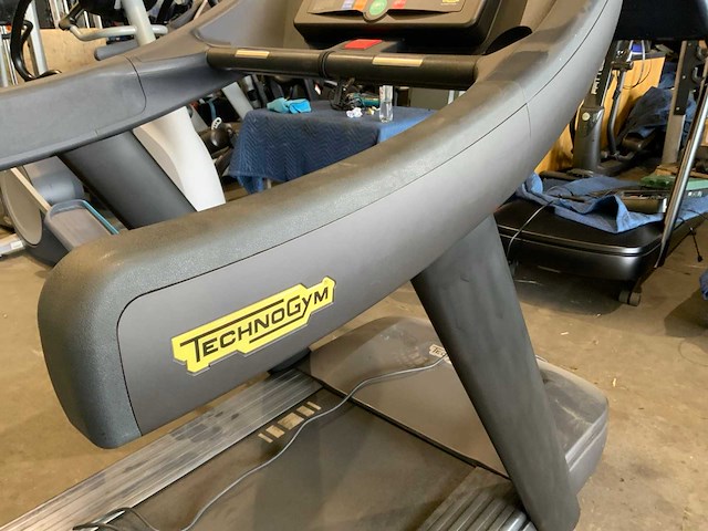 Technogym excite+ run now 500 led loopband - afbeelding 4 van  5