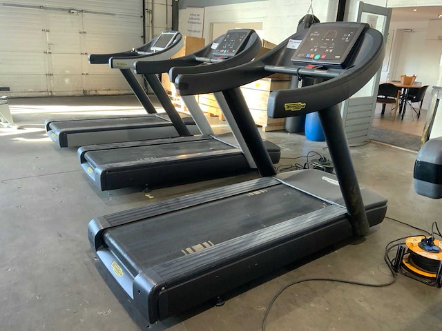 Technogym excite run now 500 led loopband - afbeelding 4 van  7