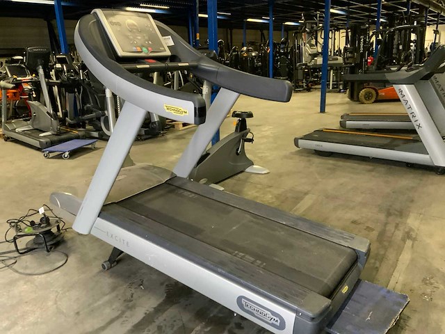 Technogym excite run now 500 led loopband - afbeelding 4 van  7