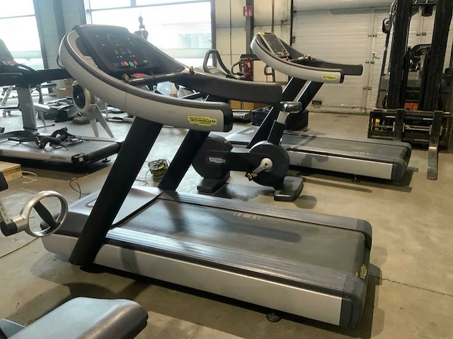 Technogym excite run now 500 led loopband - afbeelding 1 van  7
