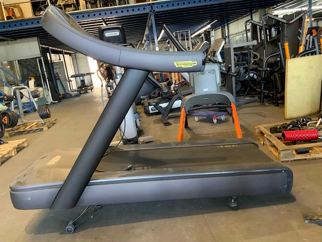 Technogym excite+ run now 500led loopband - afbeelding 1 van  3