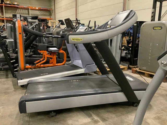Technogym excite+ run now visioweb loopband - afbeelding 1 van  6
