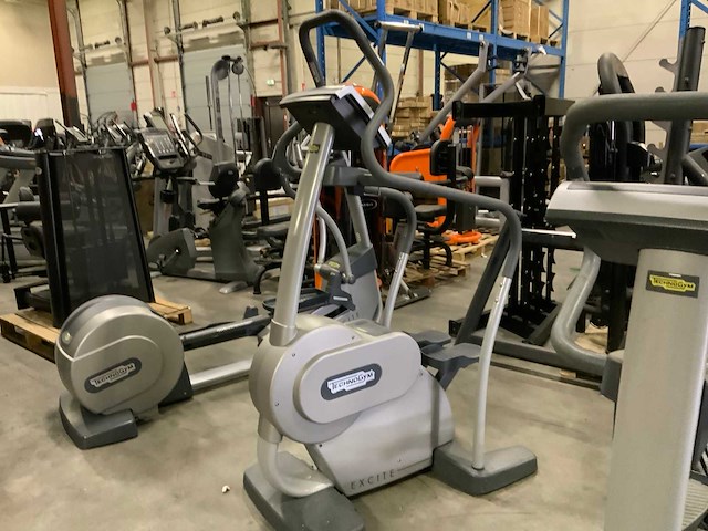 Technogym excite step 700ie tv stepper - afbeelding 4 van  4