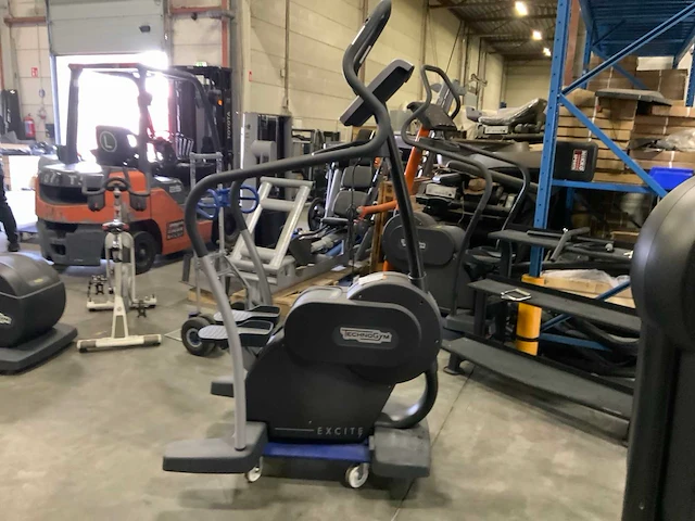 Technogym excite+ step visioweb stepper - afbeelding 1 van  6