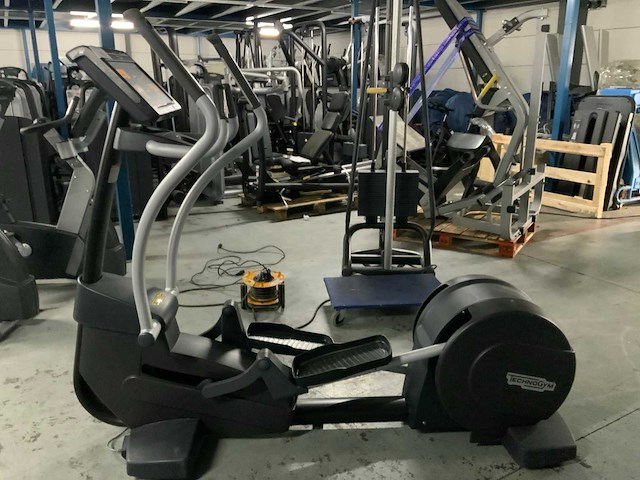 Technogym excite+ synchro 1000 unity 3 live crosstrainer - afbeelding 3 van  7