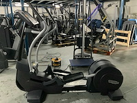 Technogym excite+ synchro 1000 unity 3 live crosstrainer - afbeelding 3 van  7