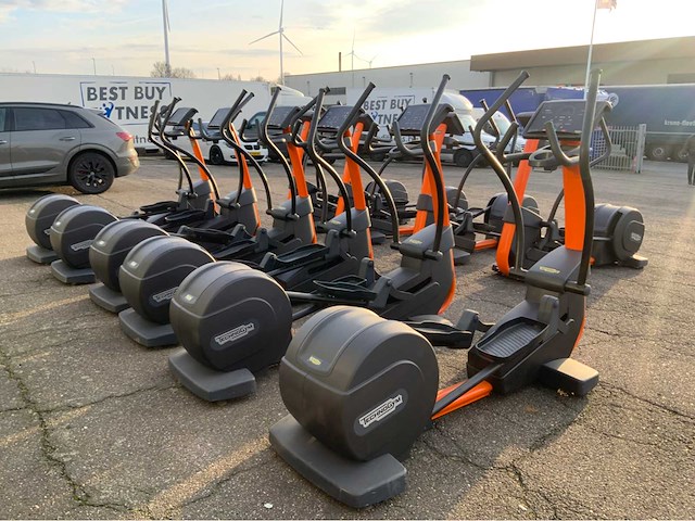 Technogym excite synchro 10x 500 led crosstrainer - afbeelding 1 van  7