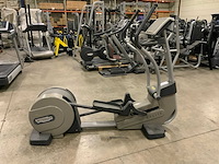 Technogym excite synchro 500 led crosstrainer - afbeelding 1 van  5