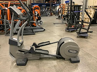 Technogym excite synchro 500 led crosstrainer - afbeelding 3 van  5