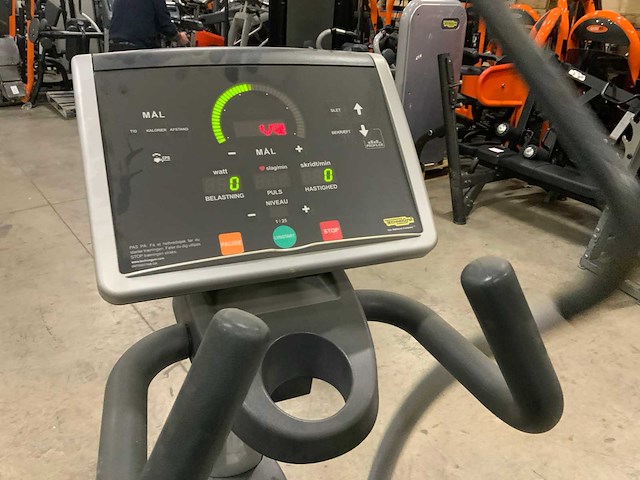 Technogym excite synchro 500 led crosstrainer - afbeelding 5 van  5