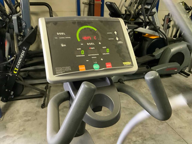 Technogym excite synchro 500 led crosstrainer - afbeelding 5 van  6