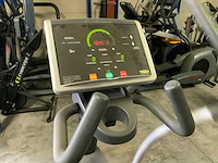 Technogym excite synchro 500 led crosstrainer - afbeelding 5 van  6